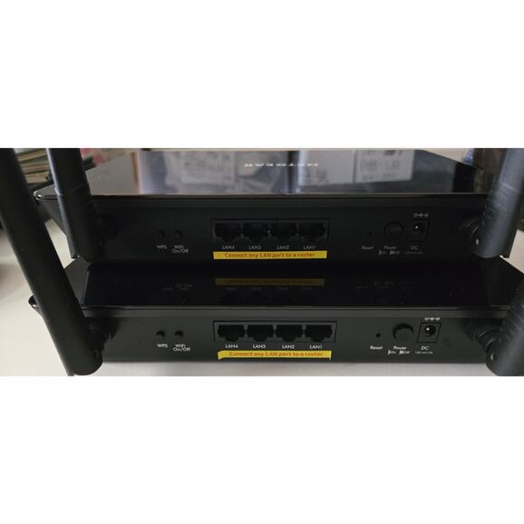 NETGEAR Wireless Desktop Access Point WAC104 Lot of 2 - Only 1 AC Adapter - Picture 2 of 6